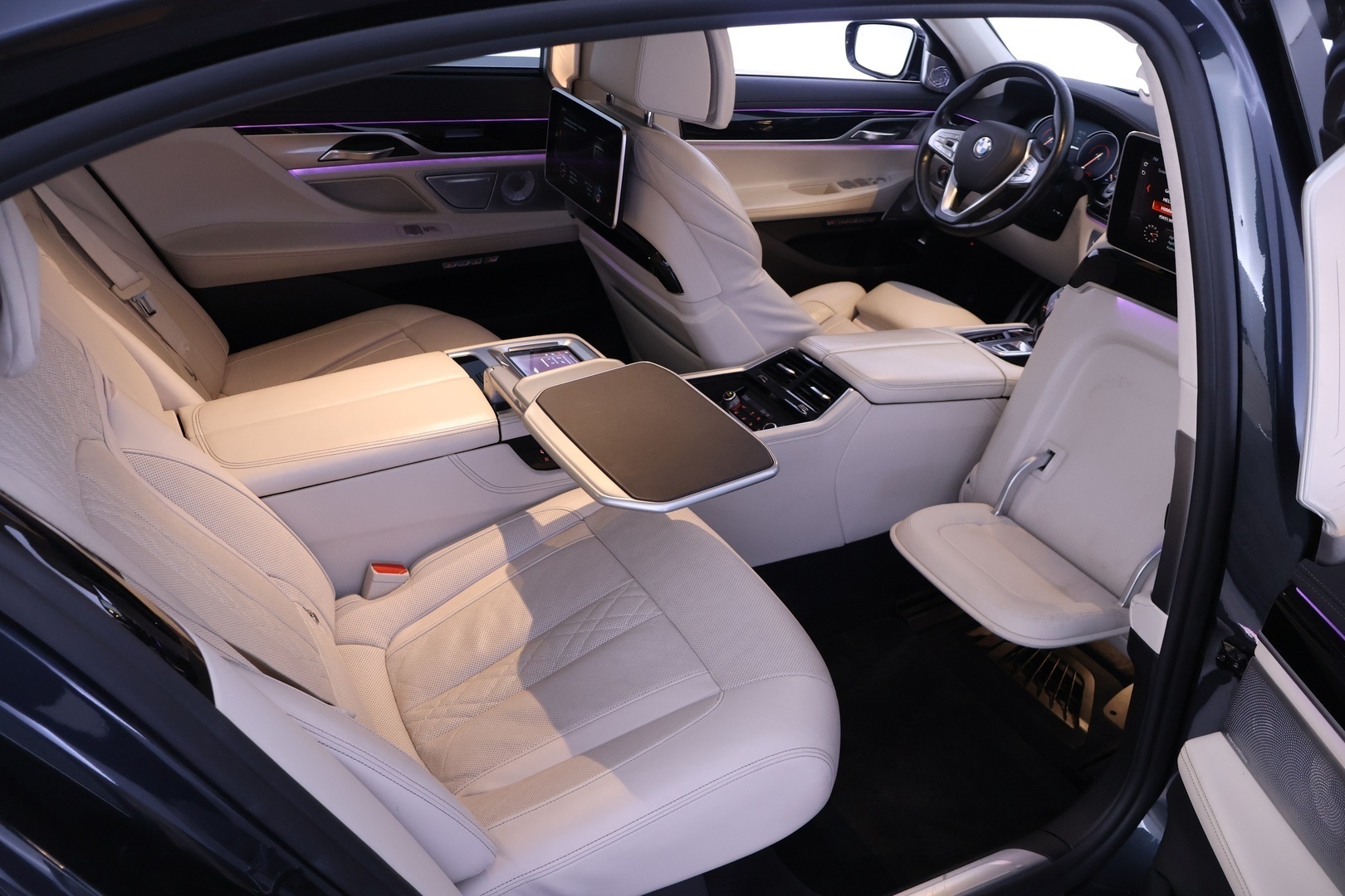 BMW 740 2018