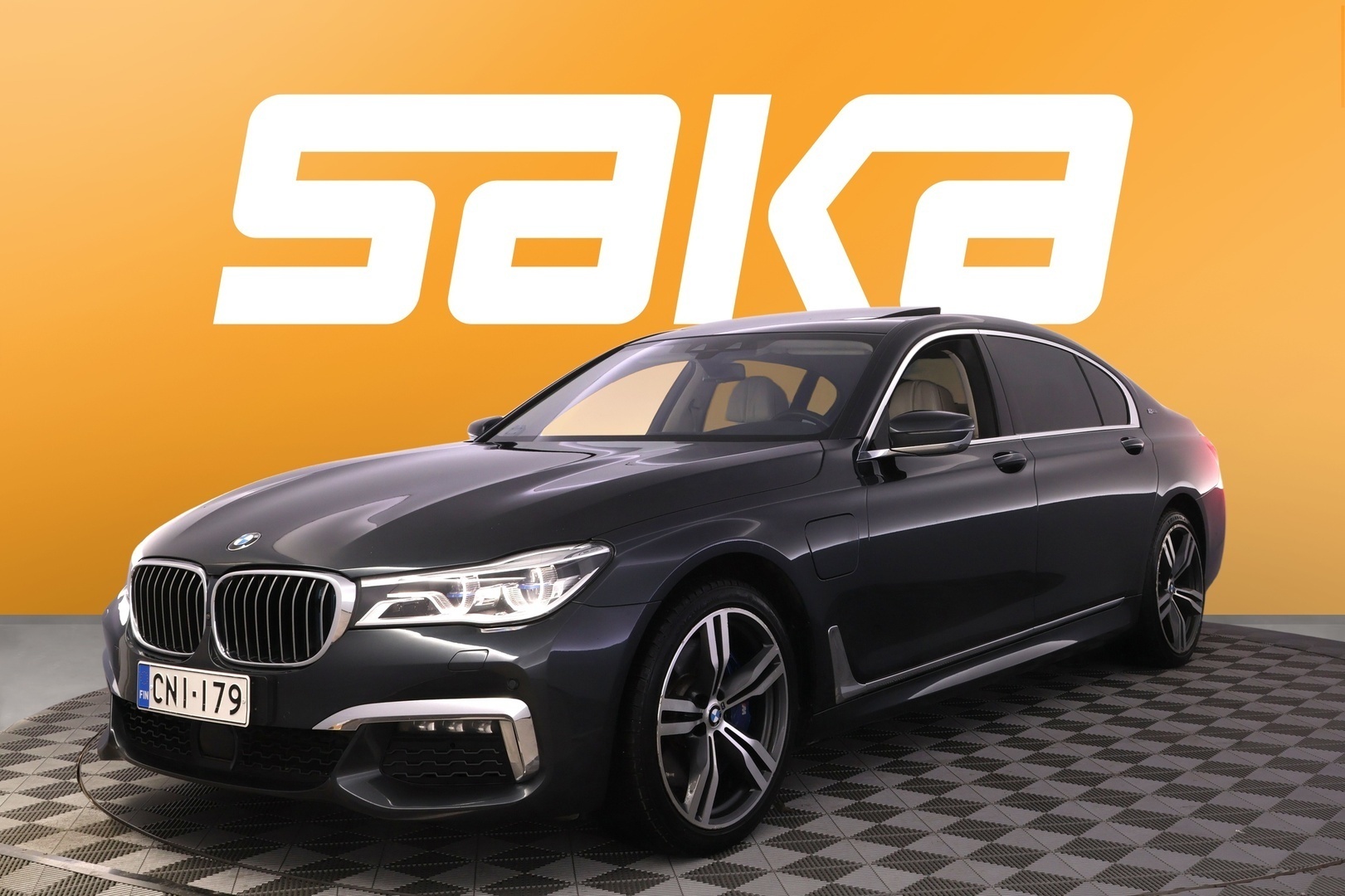 BMW 740 2018