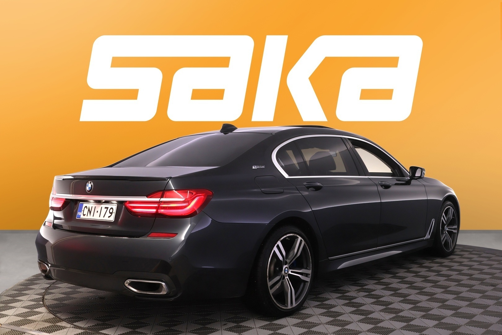 BMW 740 2018