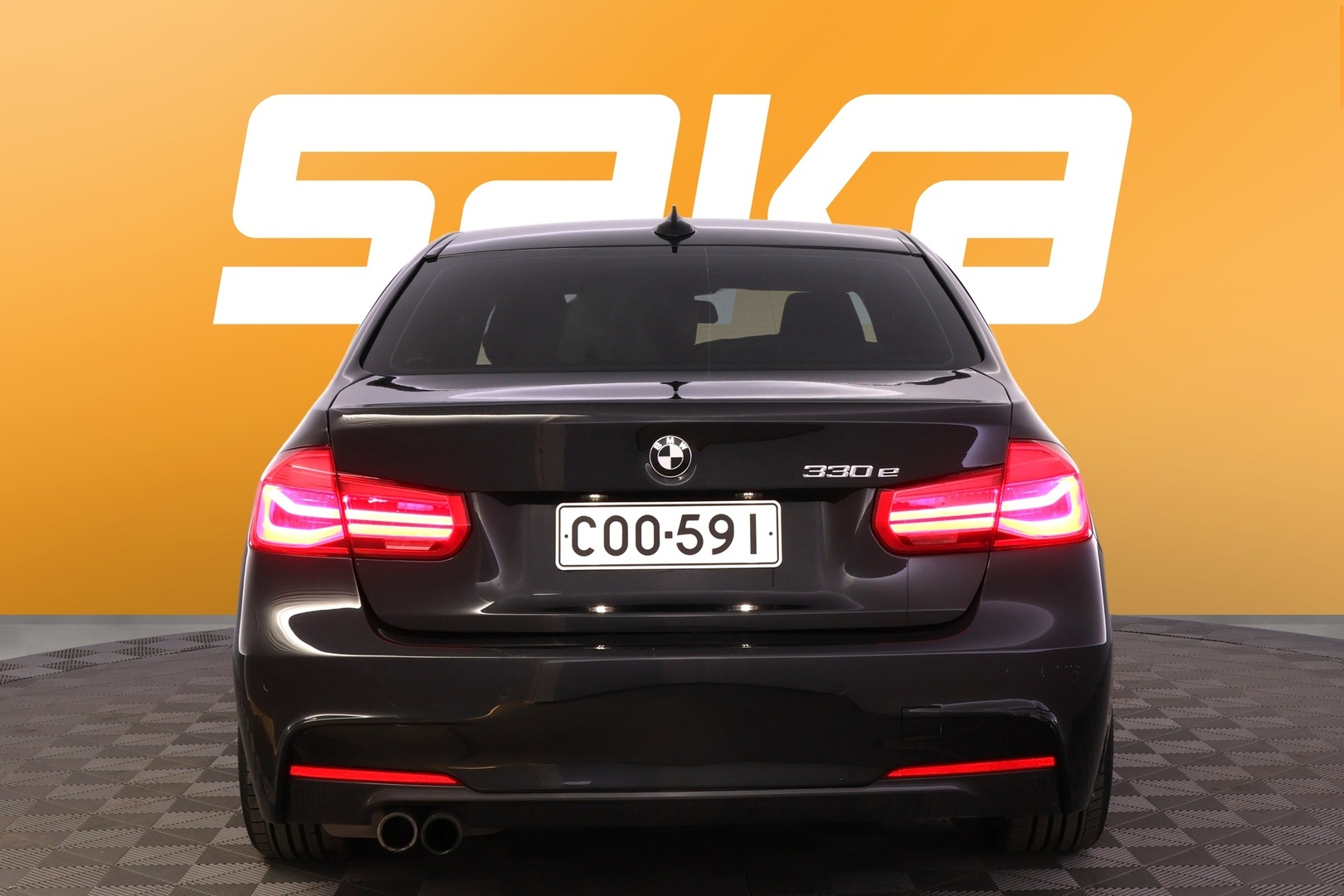 BMW 330 2016