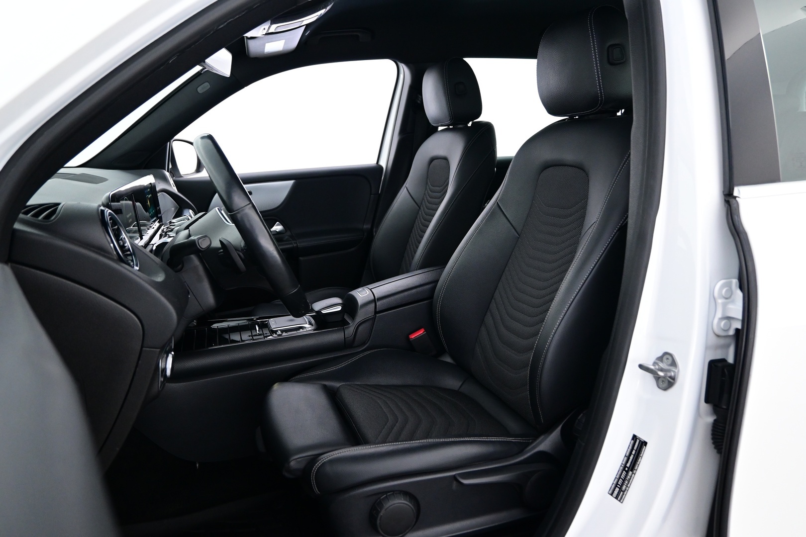 MERCEDES-BENZ GLB 2021