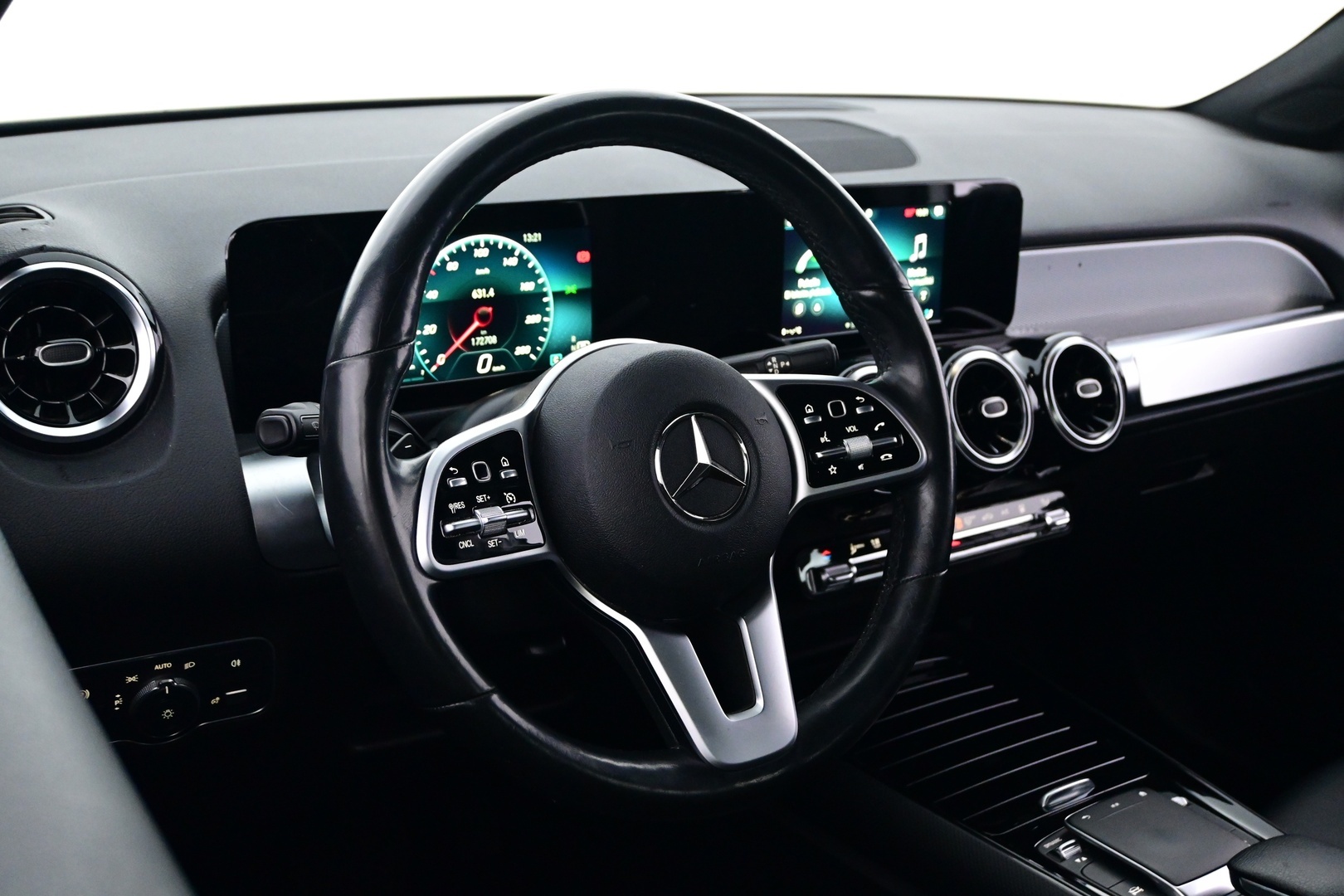 MERCEDES-BENZ GLB 2021