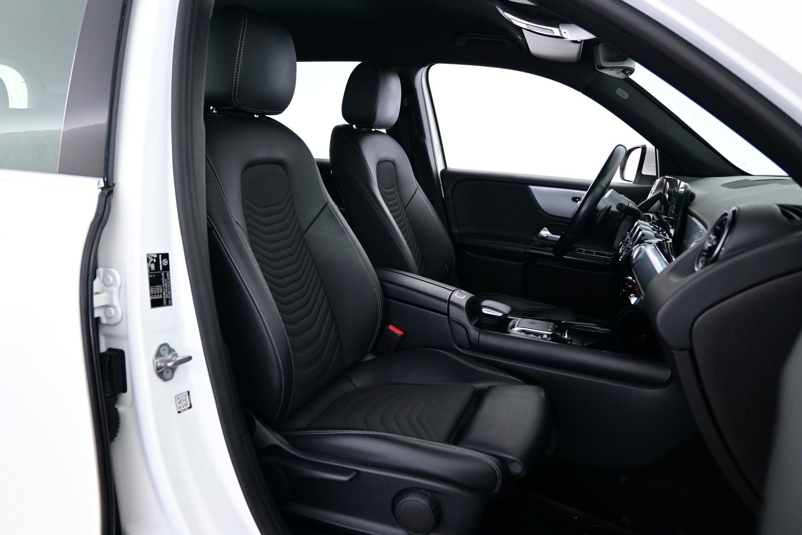 MERCEDES-BENZ GLB 2021