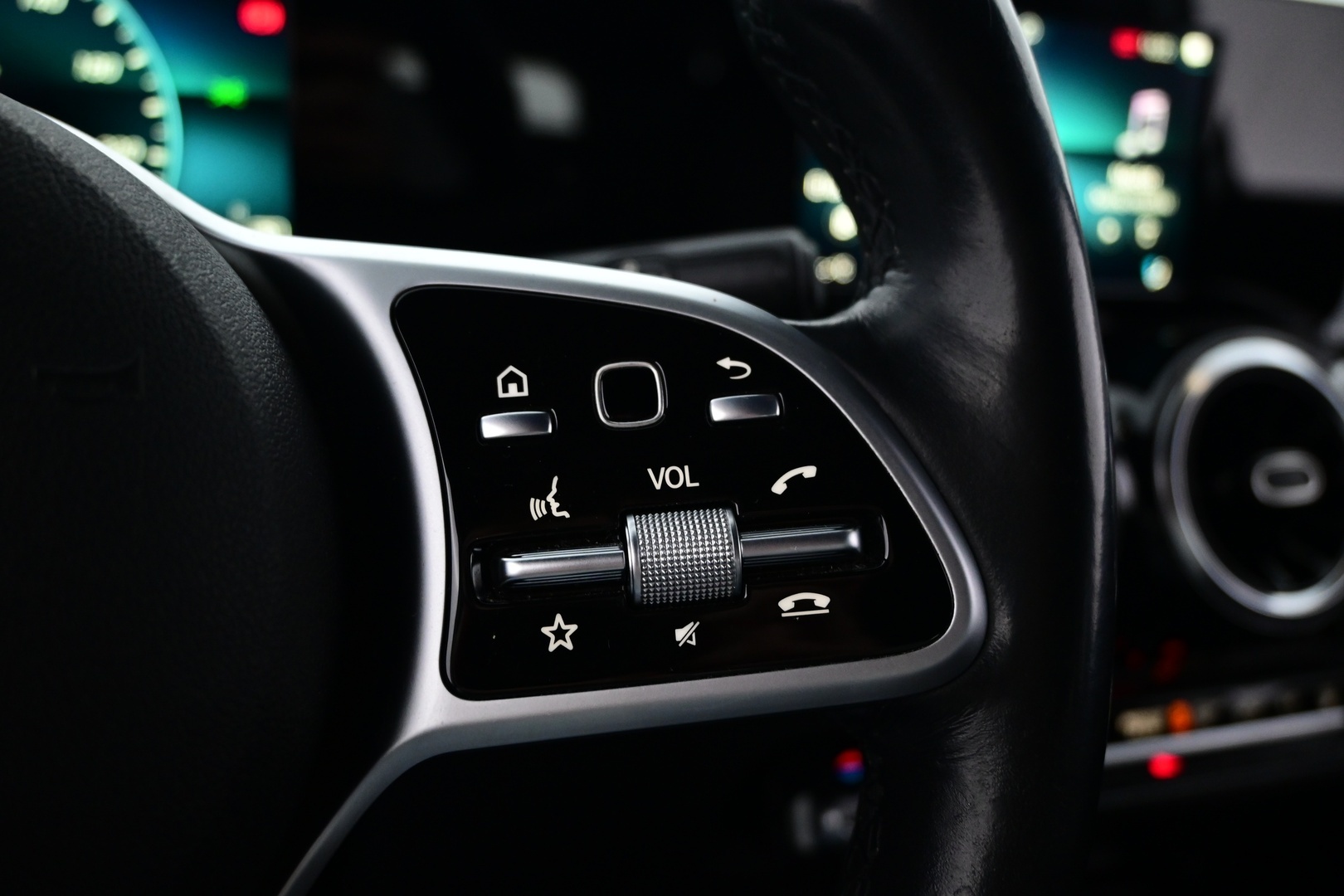 MERCEDES-BENZ GLB 2021