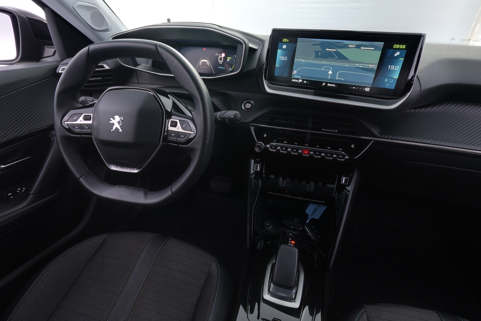 PEUGEOT e-2008 2022