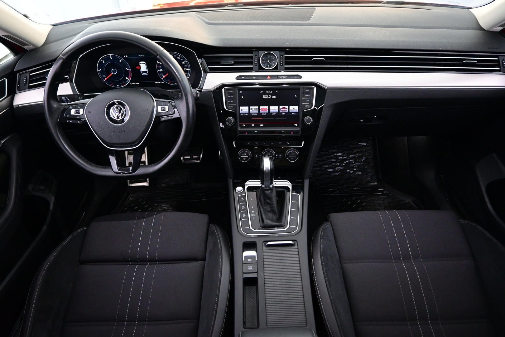 VOLKSWAGEN Passat 2016