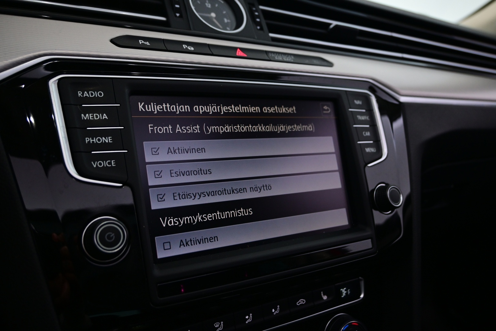 VOLKSWAGEN Passat 2016