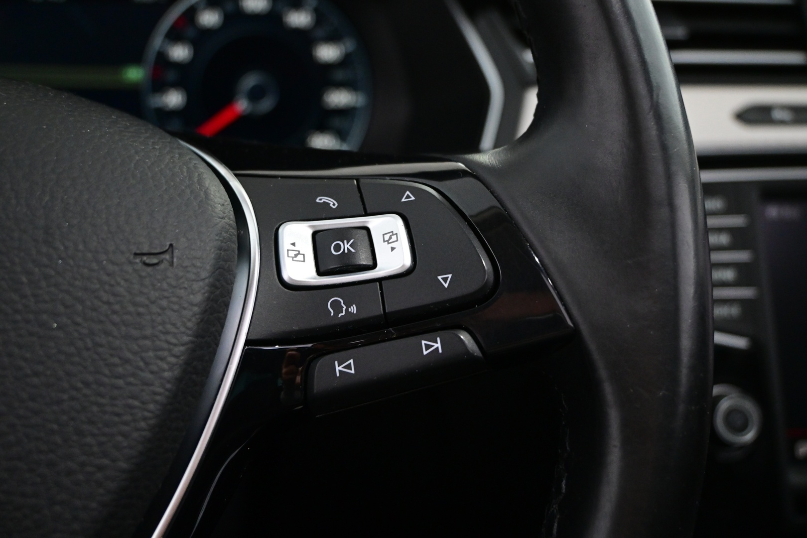 VOLKSWAGEN Passat 2016