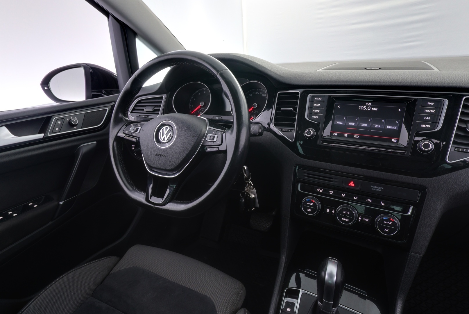 VOLKSWAGEN Golf Sportsvan 2015
