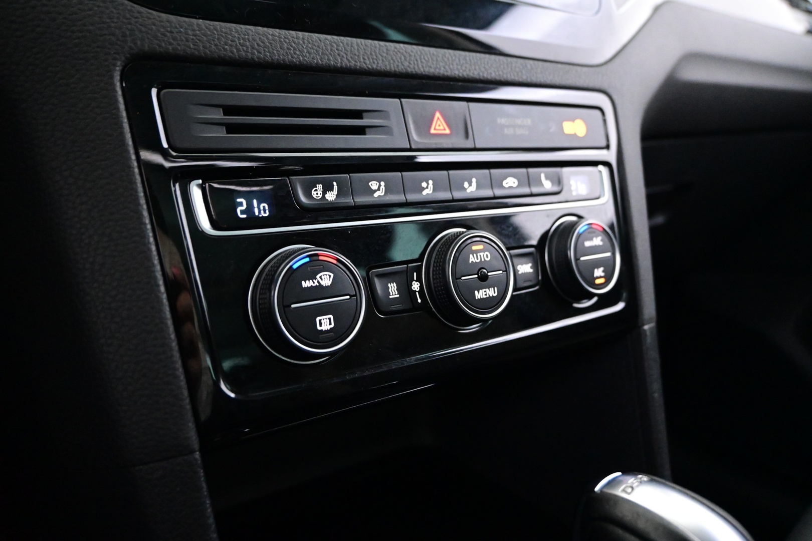 VOLKSWAGEN Golf Sportsvan 2015