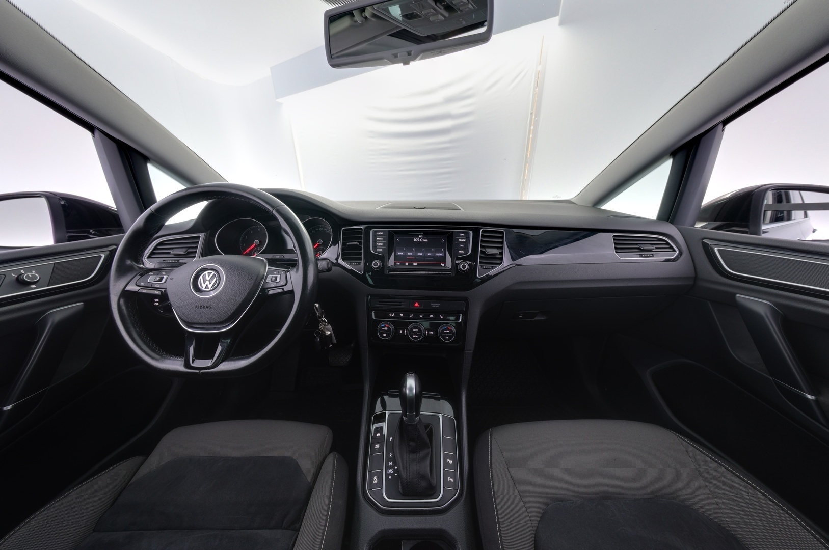 VOLKSWAGEN Golf Sportsvan 2015