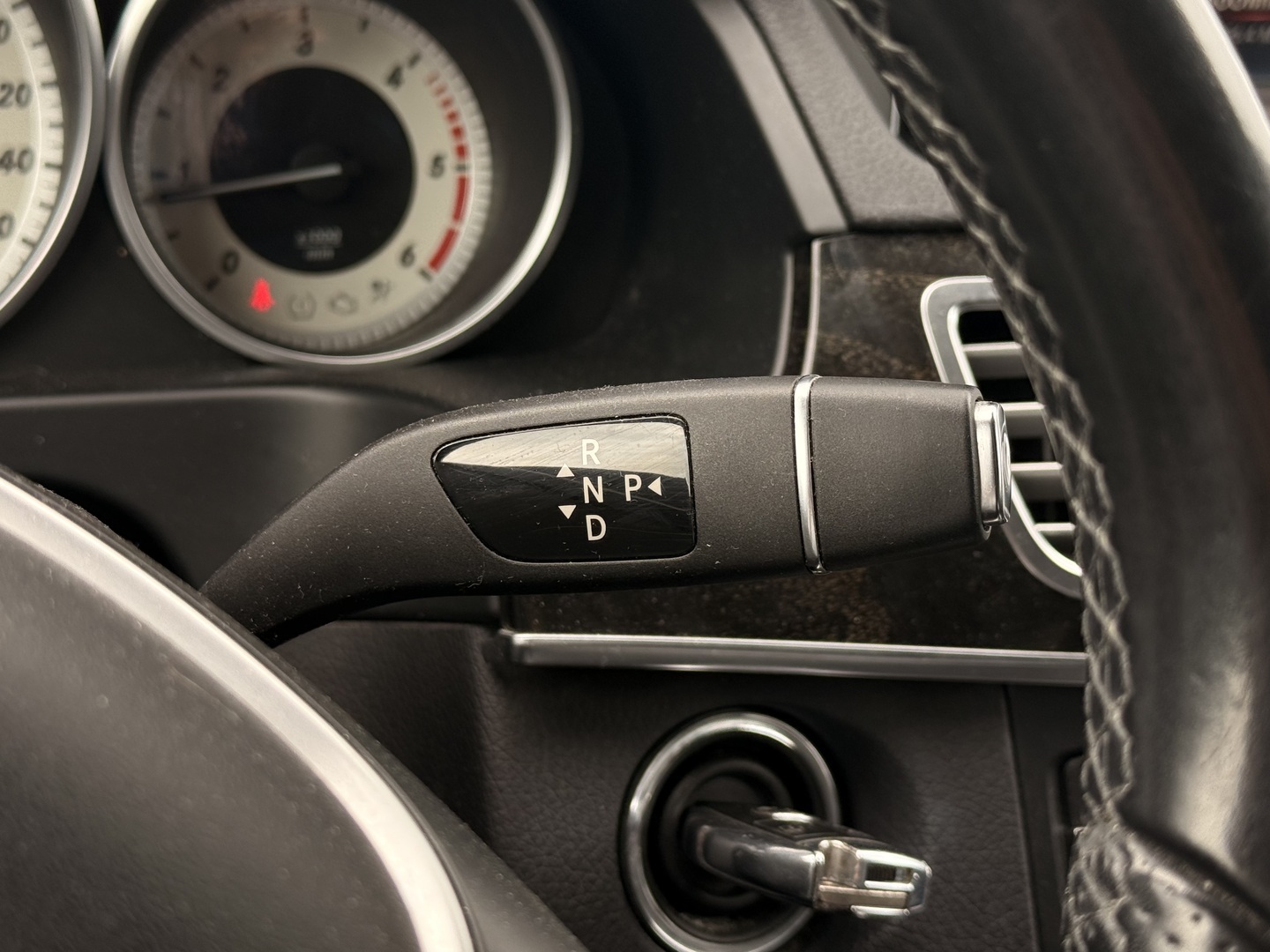 MERCEDES-BENZ E 2015