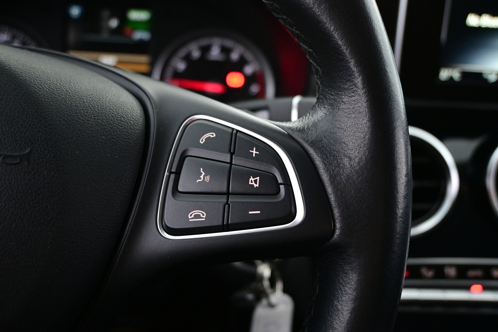 MERCEDES-BENZ C 2018