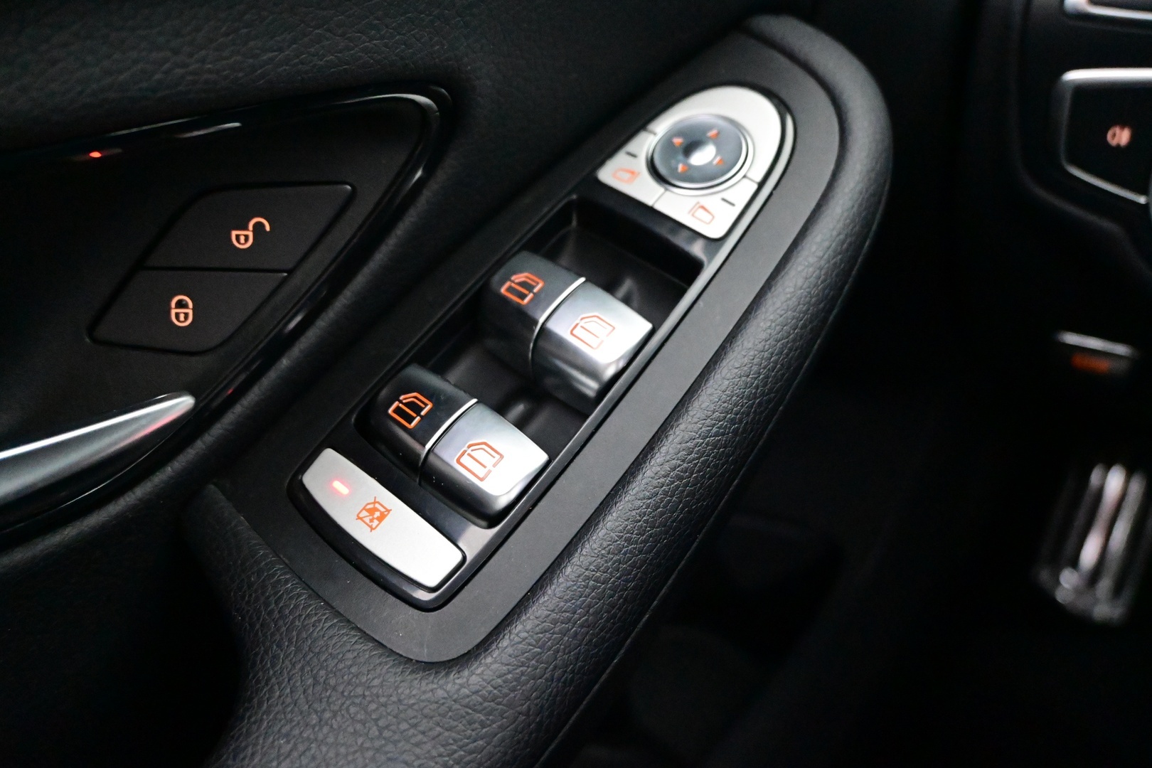 MERCEDES-BENZ C 2018