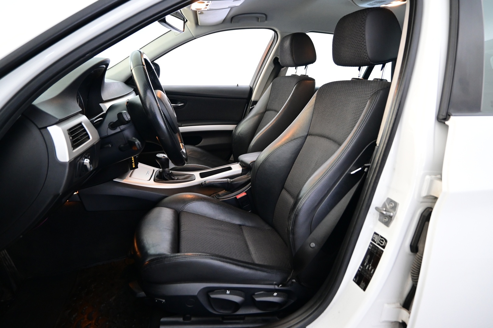 BMW 320 2011