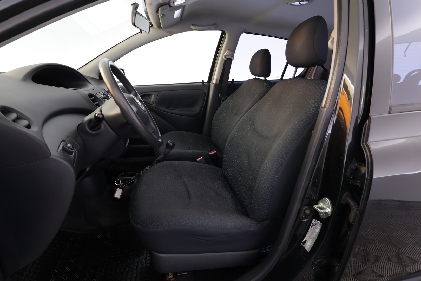 TOYOTA Yaris 2003
