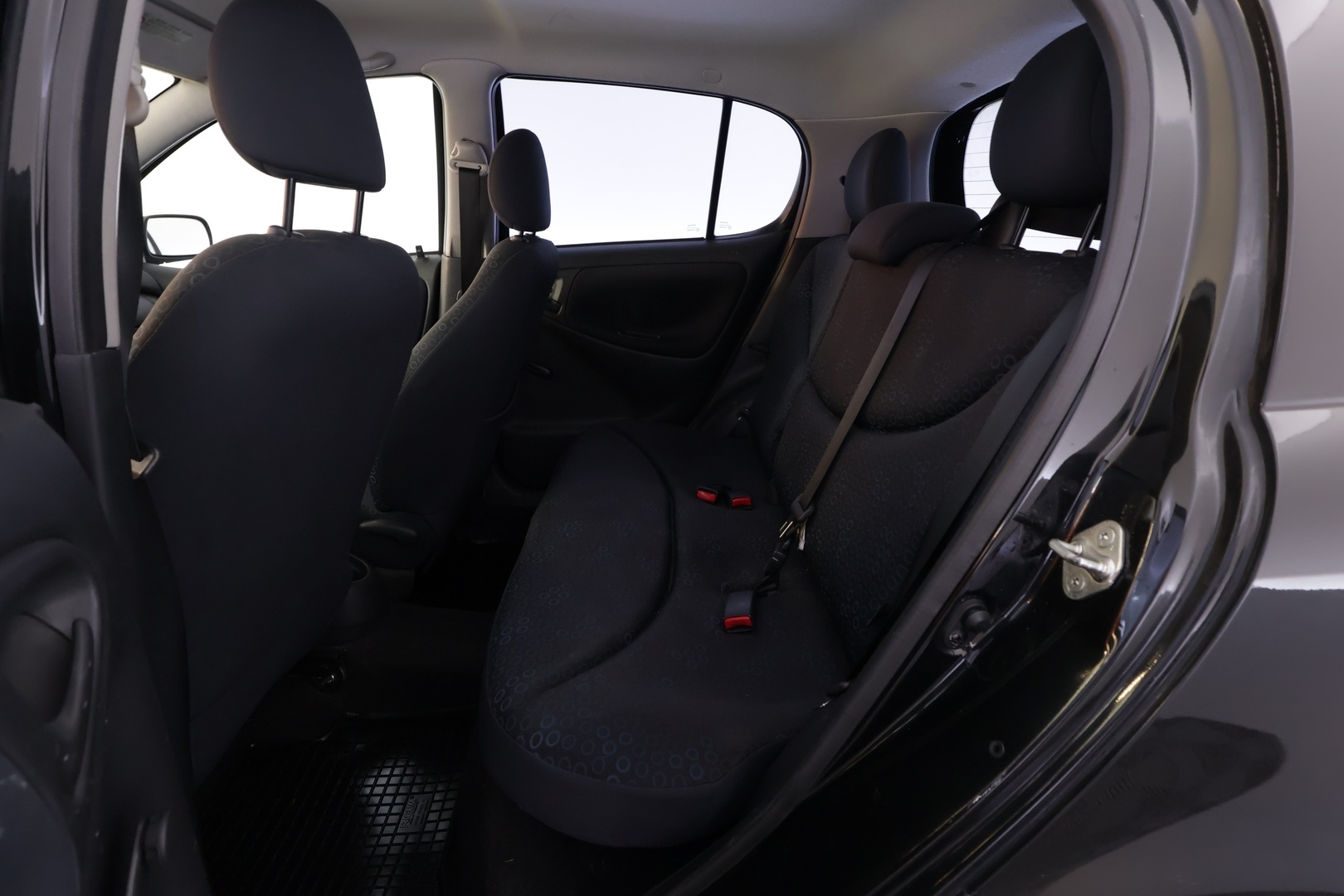 TOYOTA Yaris 2003