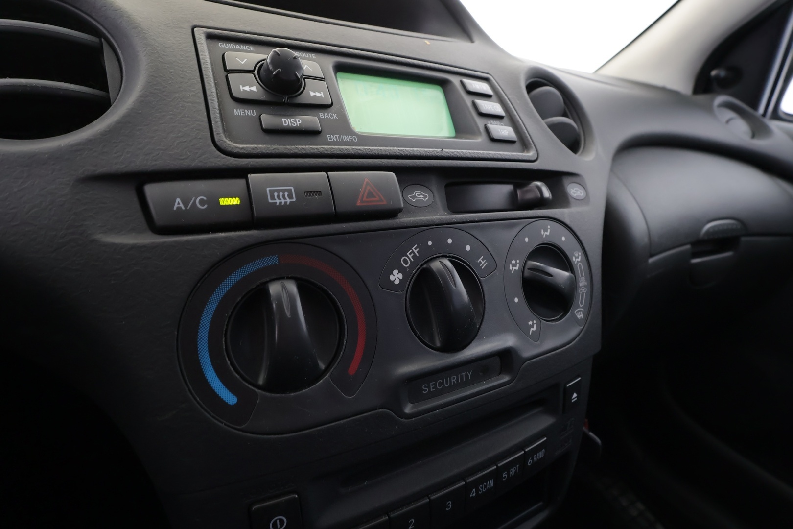 TOYOTA Yaris 2003