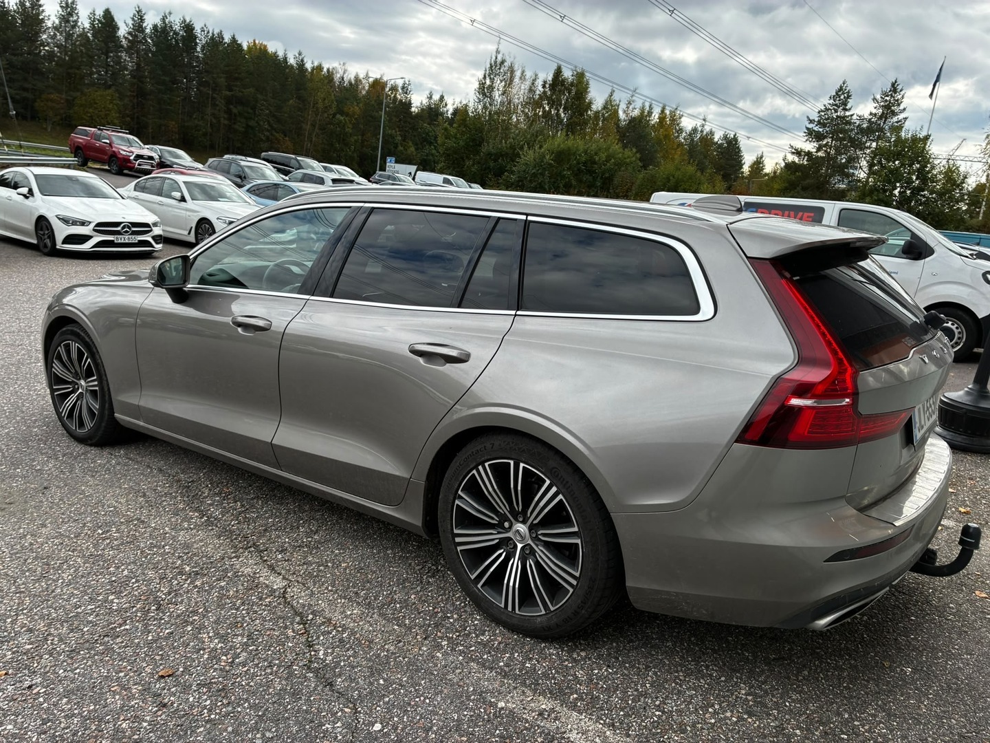 VOLVO V60 2021