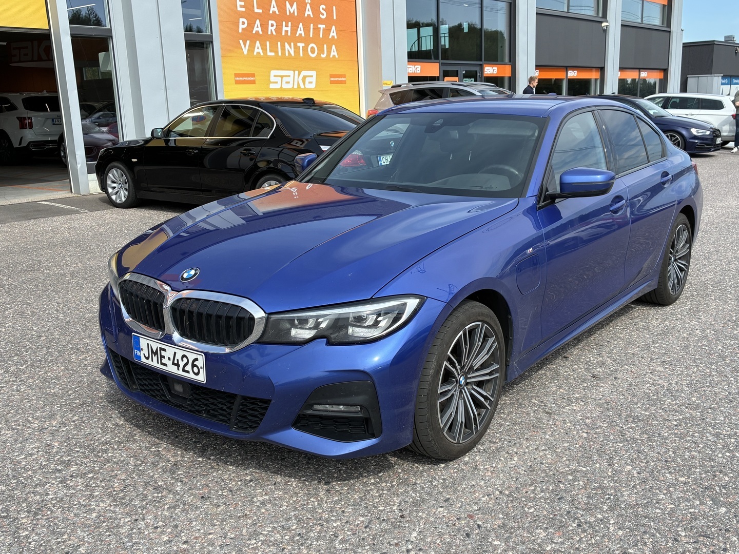 BMW 330 2019