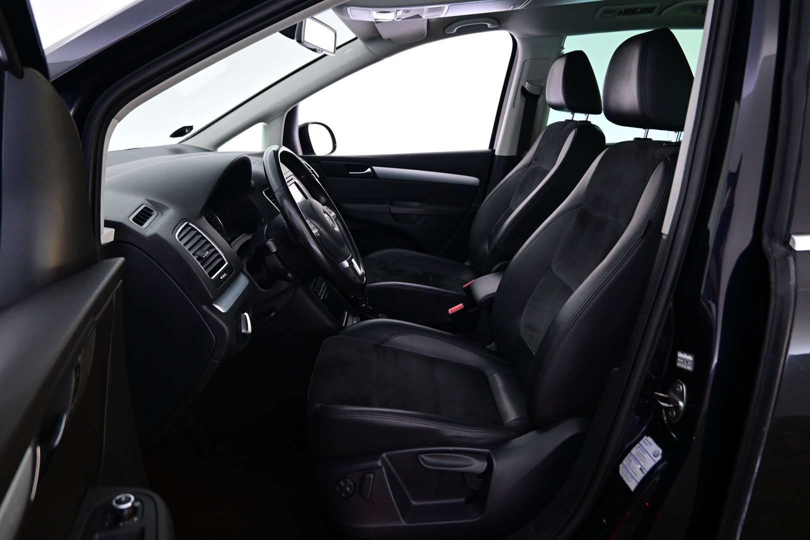 VOLKSWAGEN Sharan 2012