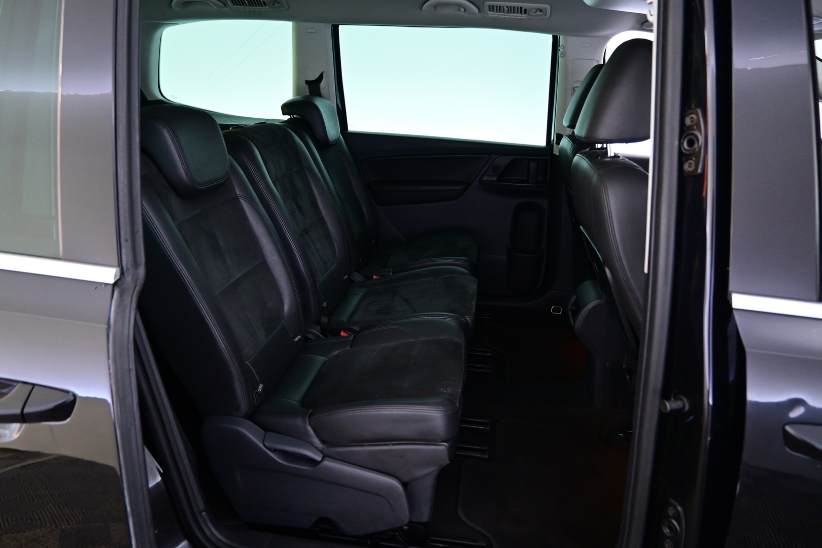 VOLKSWAGEN Sharan 2012