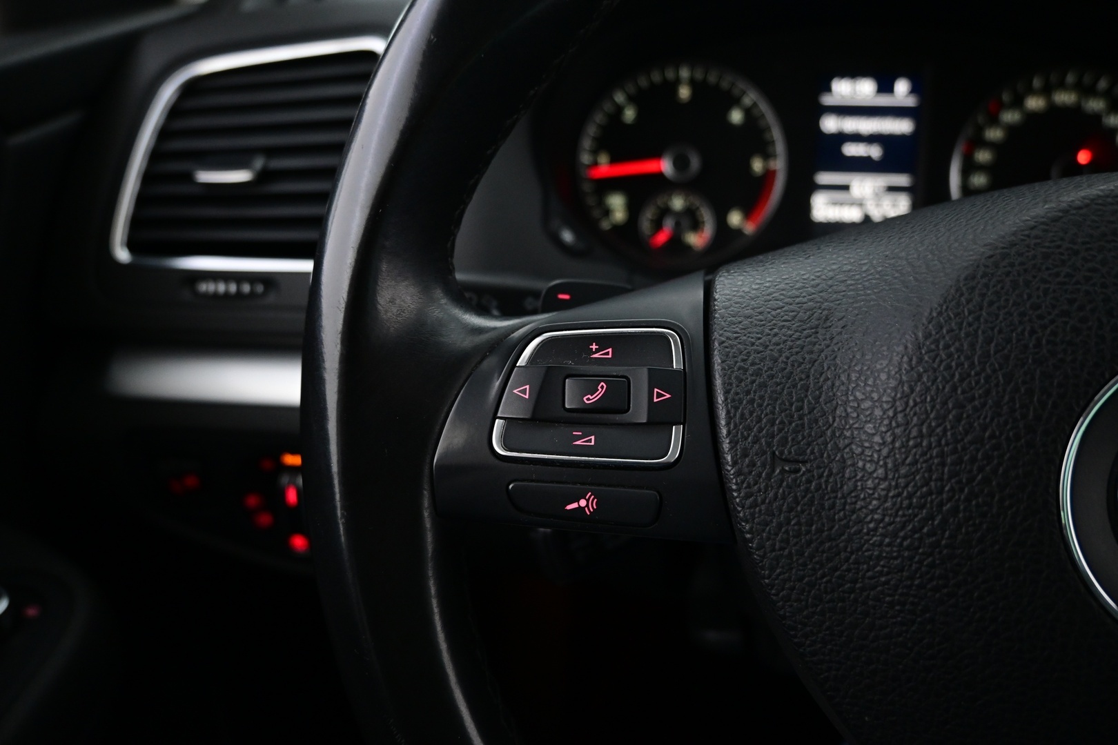 VOLKSWAGEN Sharan 2012