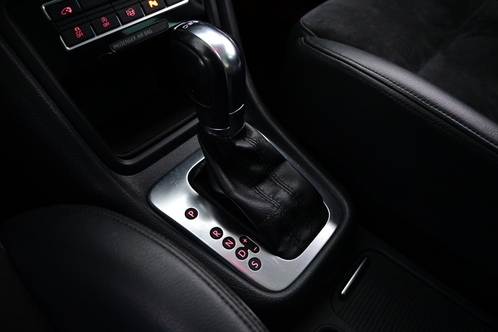 VOLKSWAGEN Sharan 2012