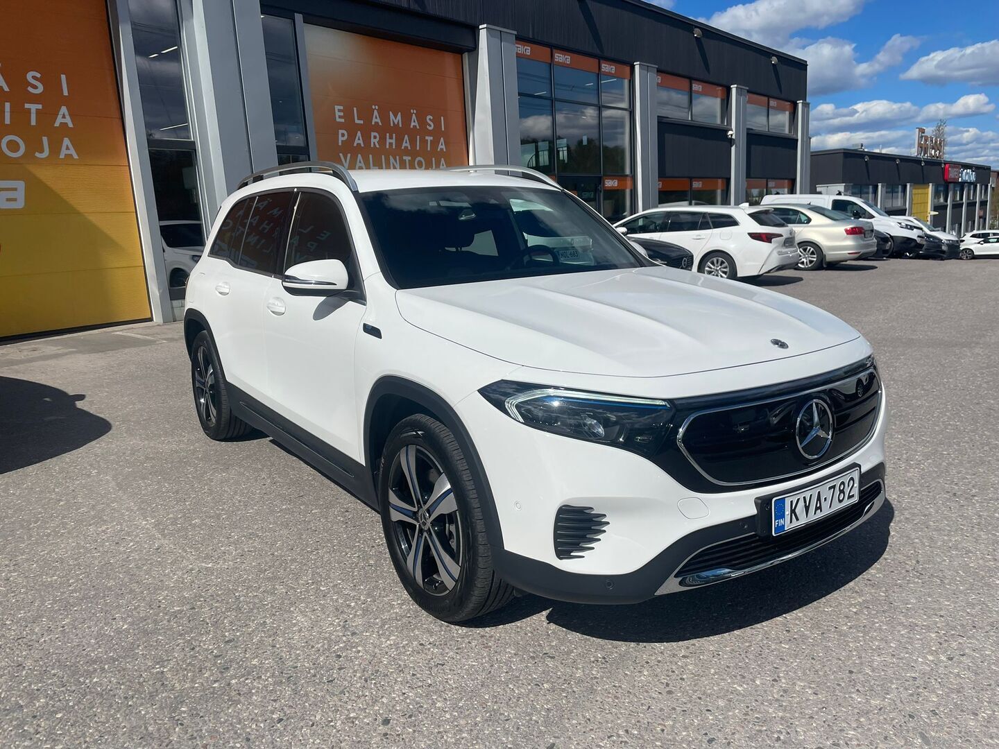 MERCEDES-BENZ EQB 2022