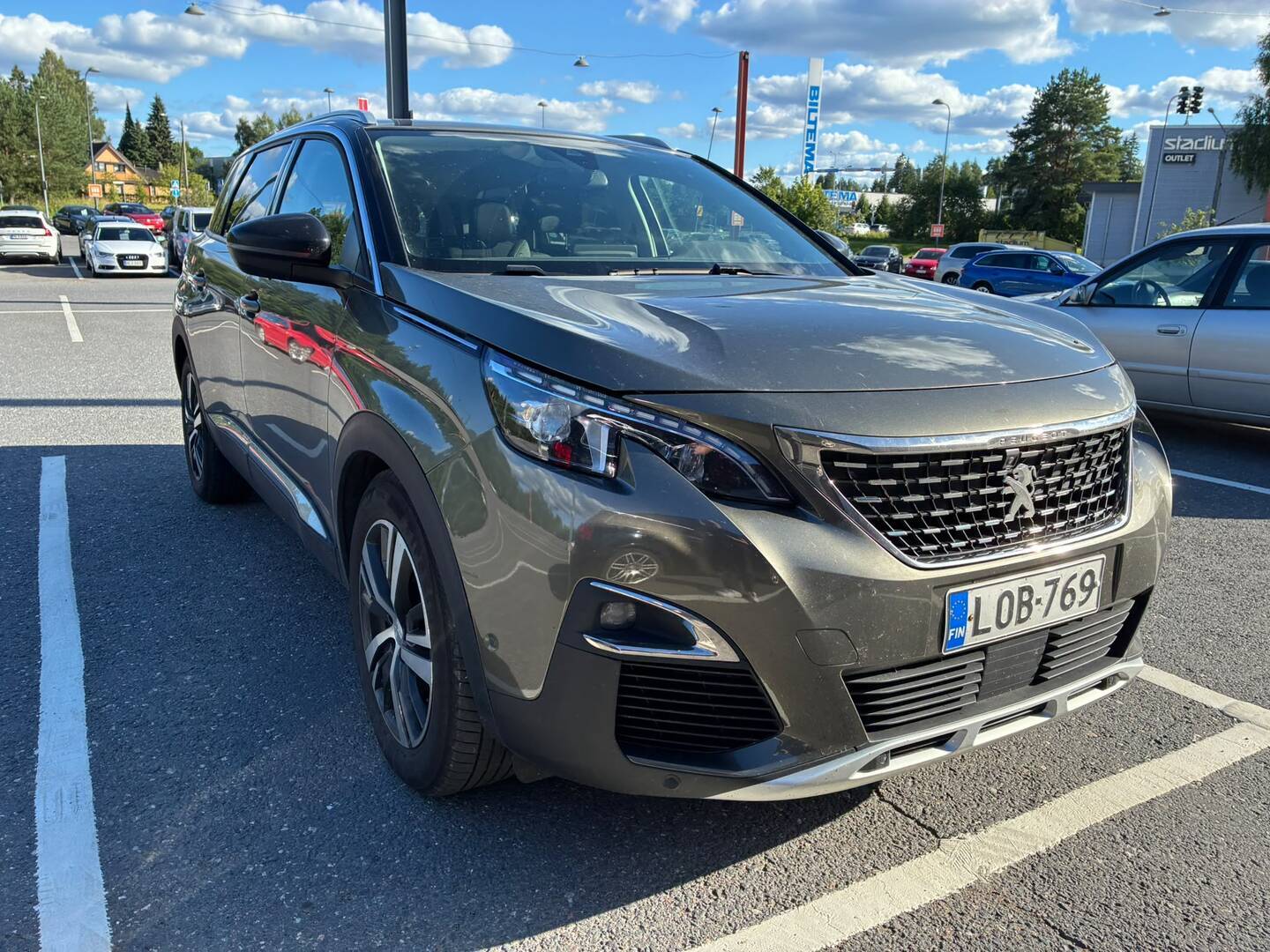 PEUGEOT 5008 2018