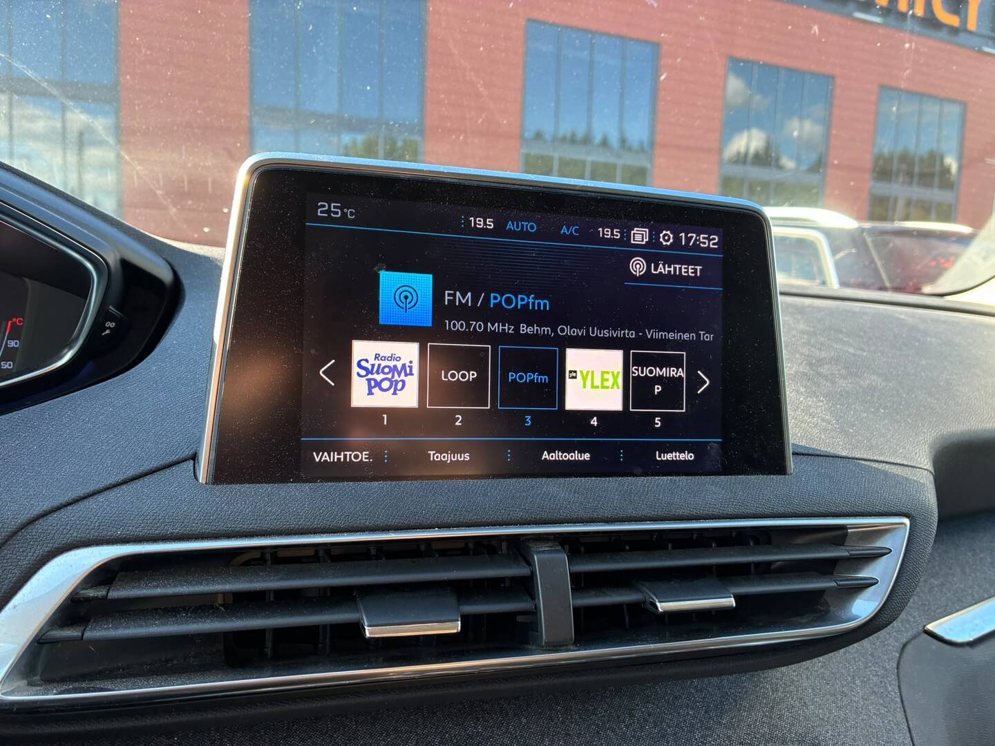 PEUGEOT 5008 2018