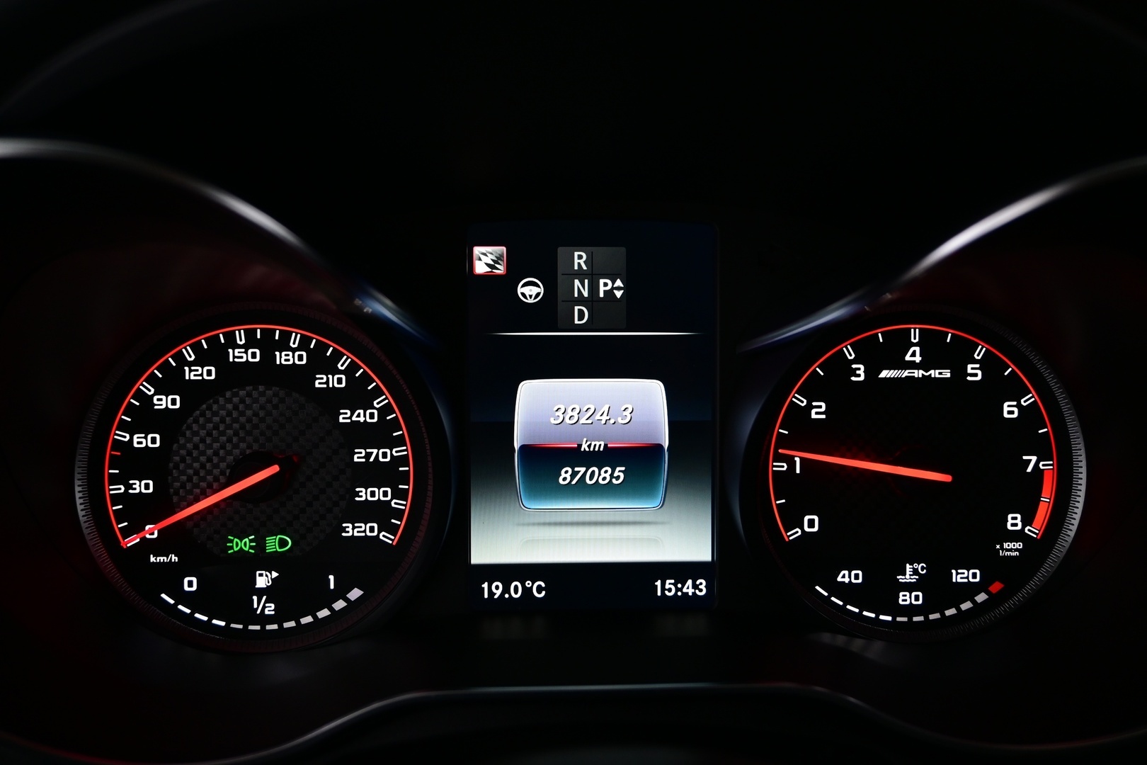 MERCEDES-BENZ C 63 AMG 2016