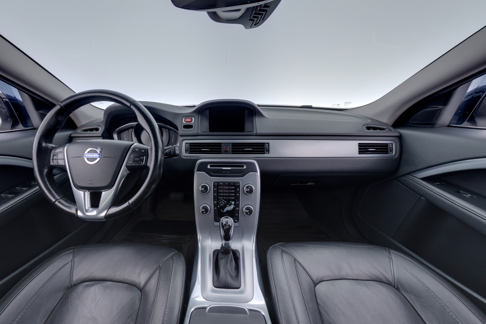 VOLVO V70 2015