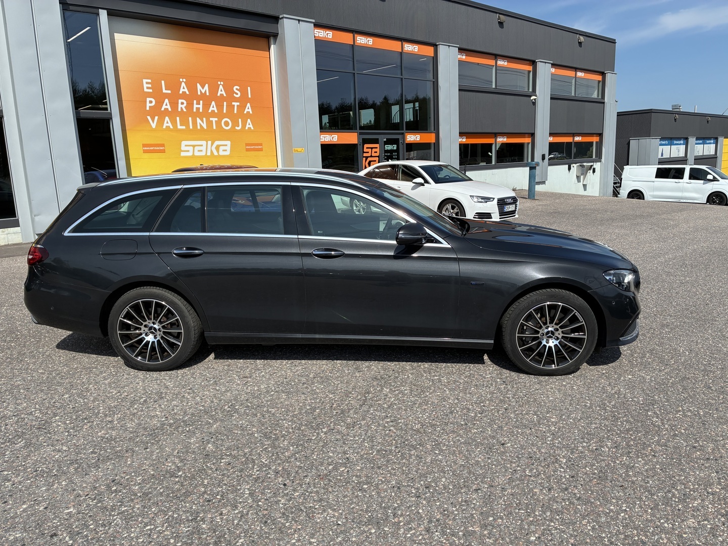 MERCEDES-BENZ E 2021