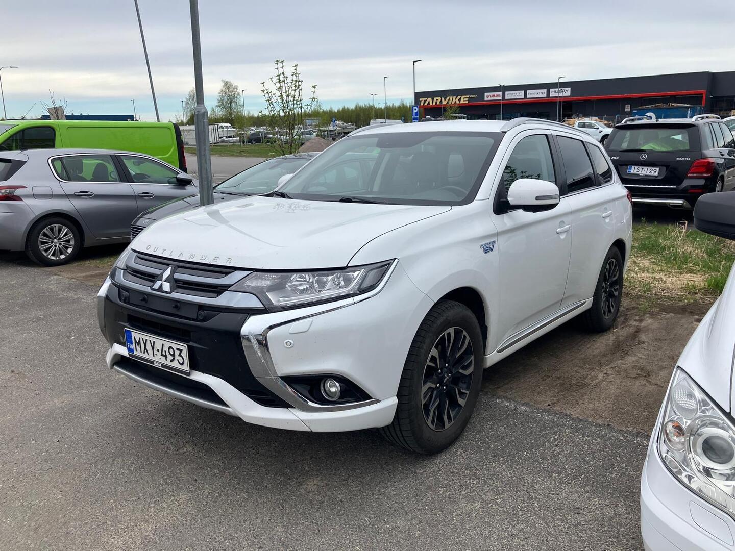 MITSUBISHI OUTLANDER PHEV 2016