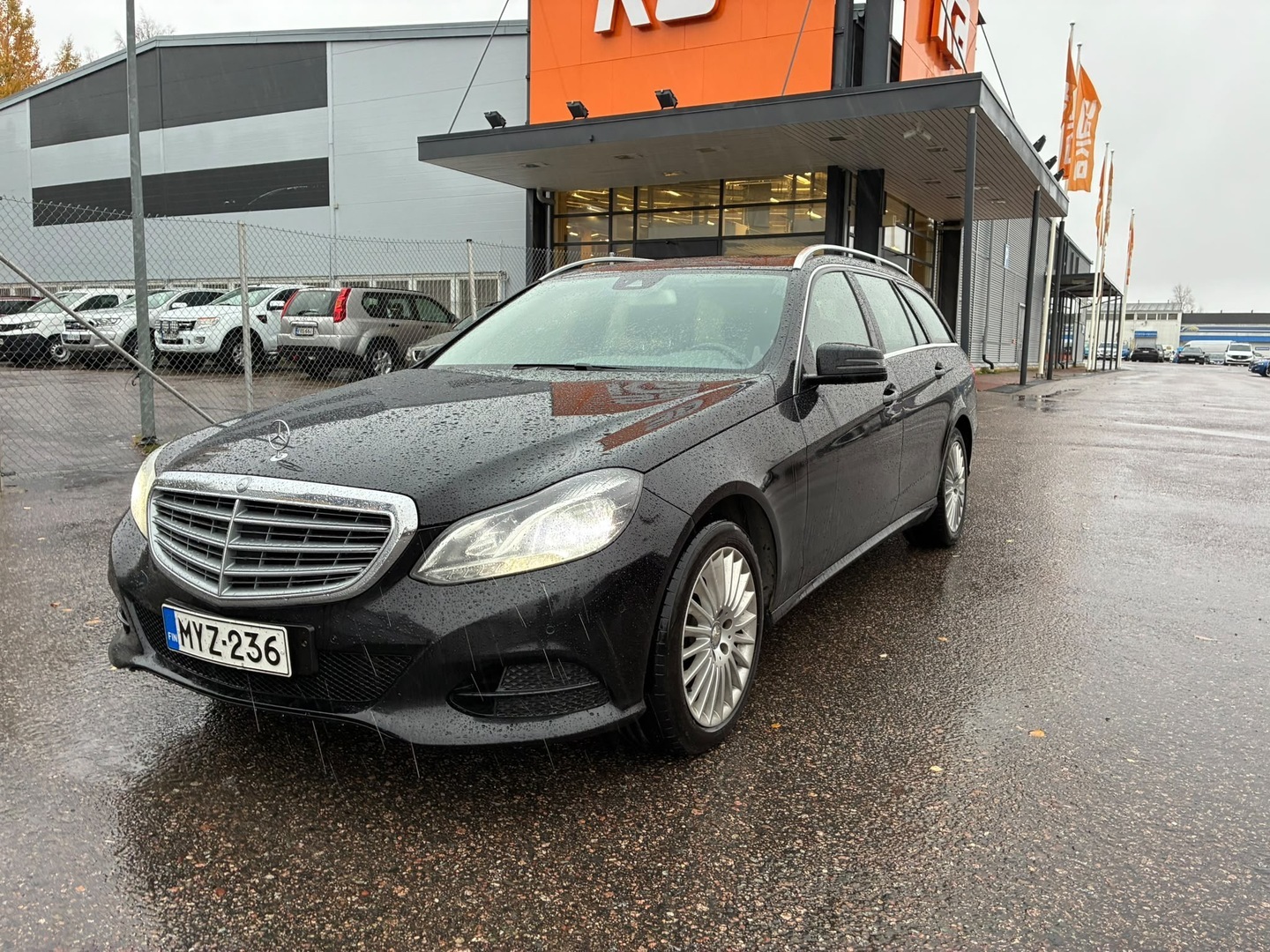 MERCEDES-BENZ E 2015
