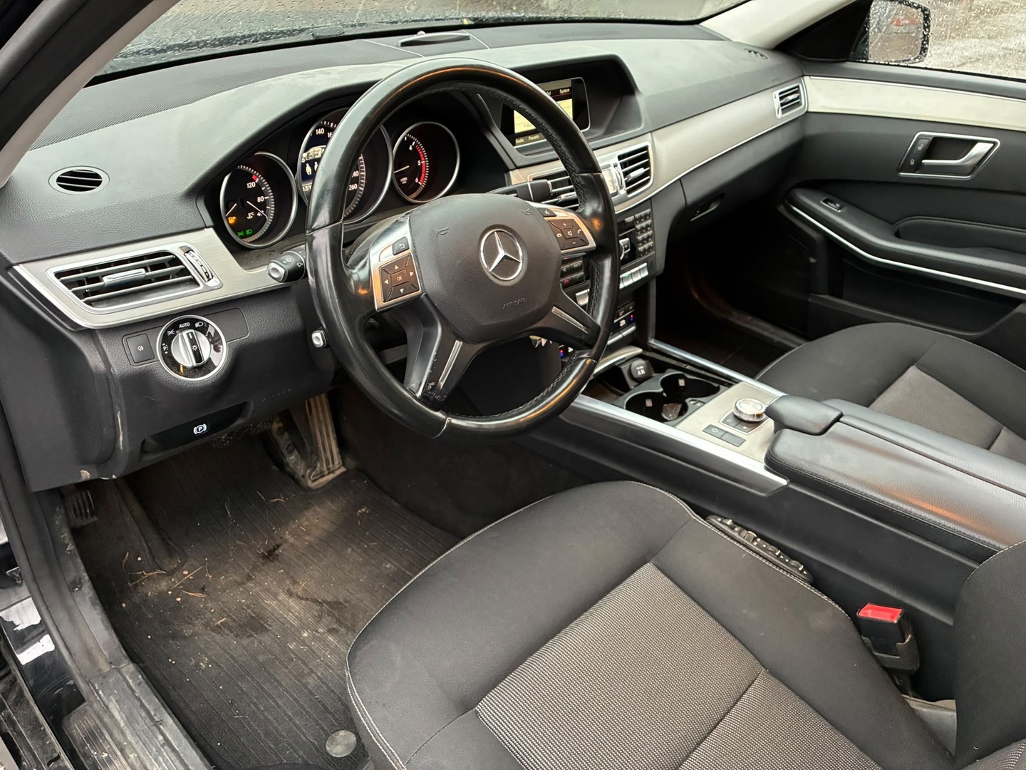 MERCEDES-BENZ E 2015