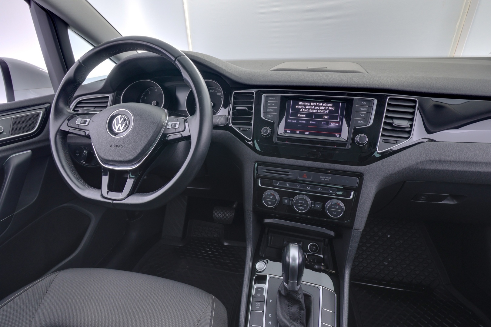 VOLKSWAGEN Golf Sportsvan 2015