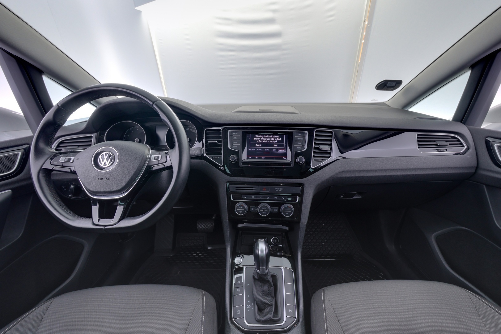 VOLKSWAGEN Golf Sportsvan 2015