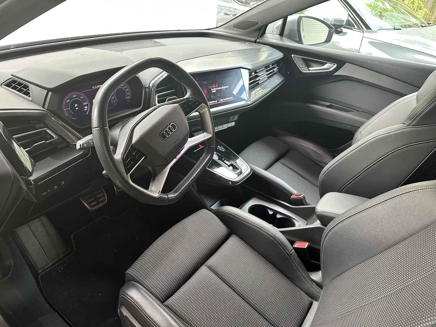 AUDI Q4 e-tron 2022