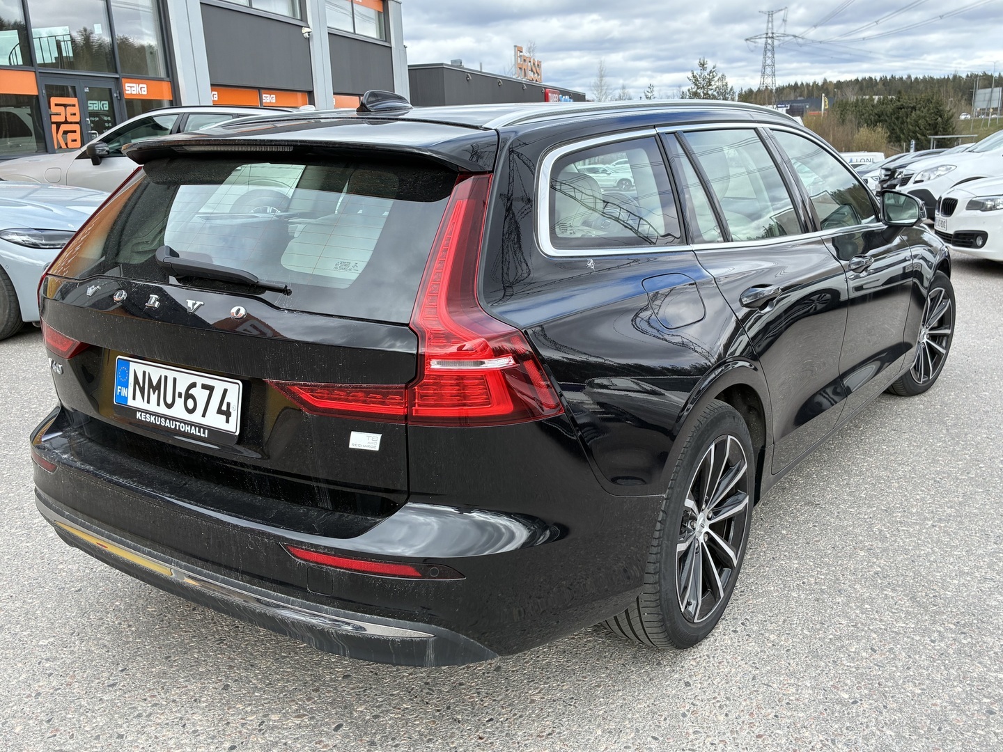 VOLVO V60 2023
