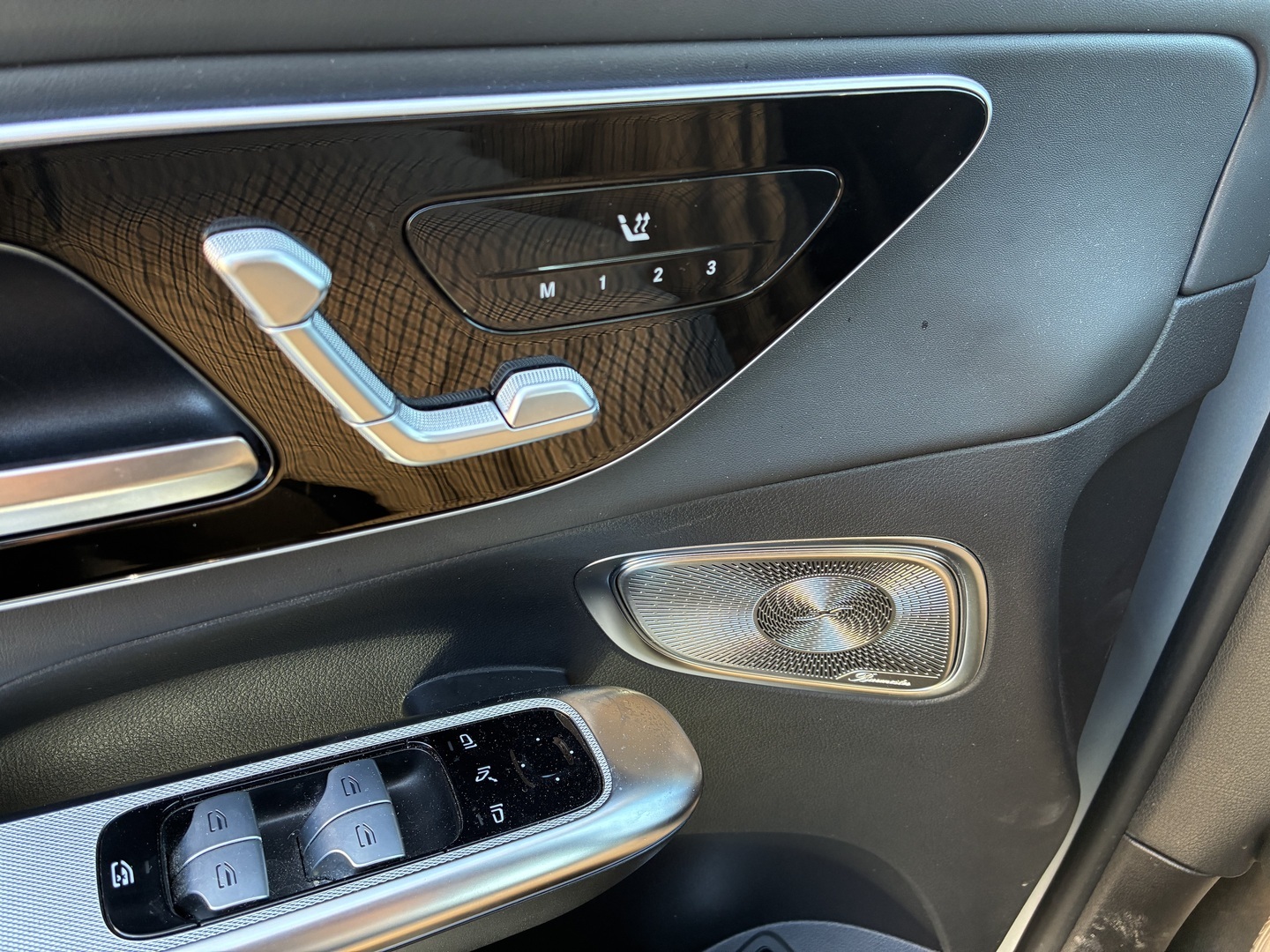 MERCEDES-BENZ GLC 2023