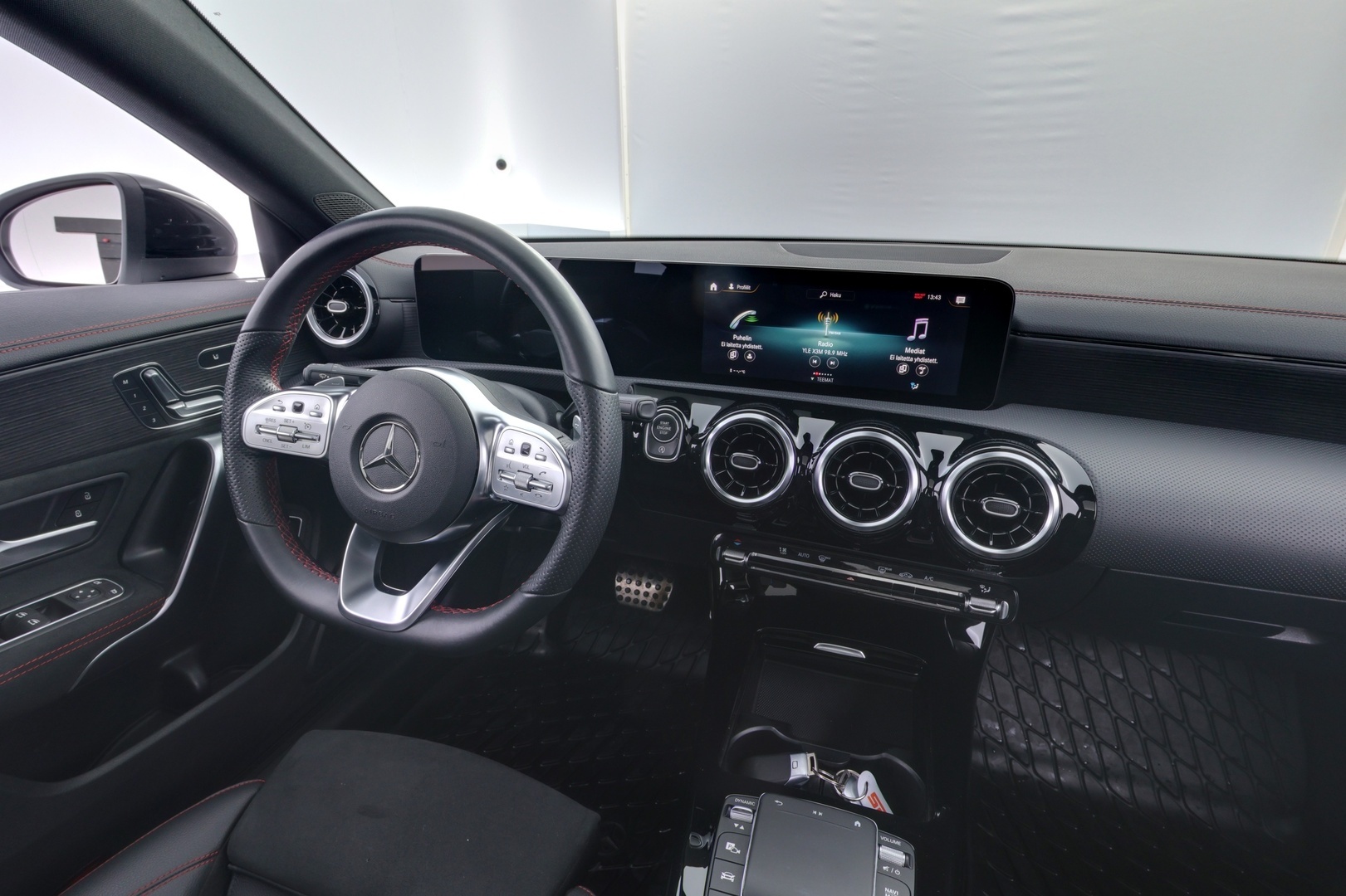 MERCEDES-BENZ CLA 2023