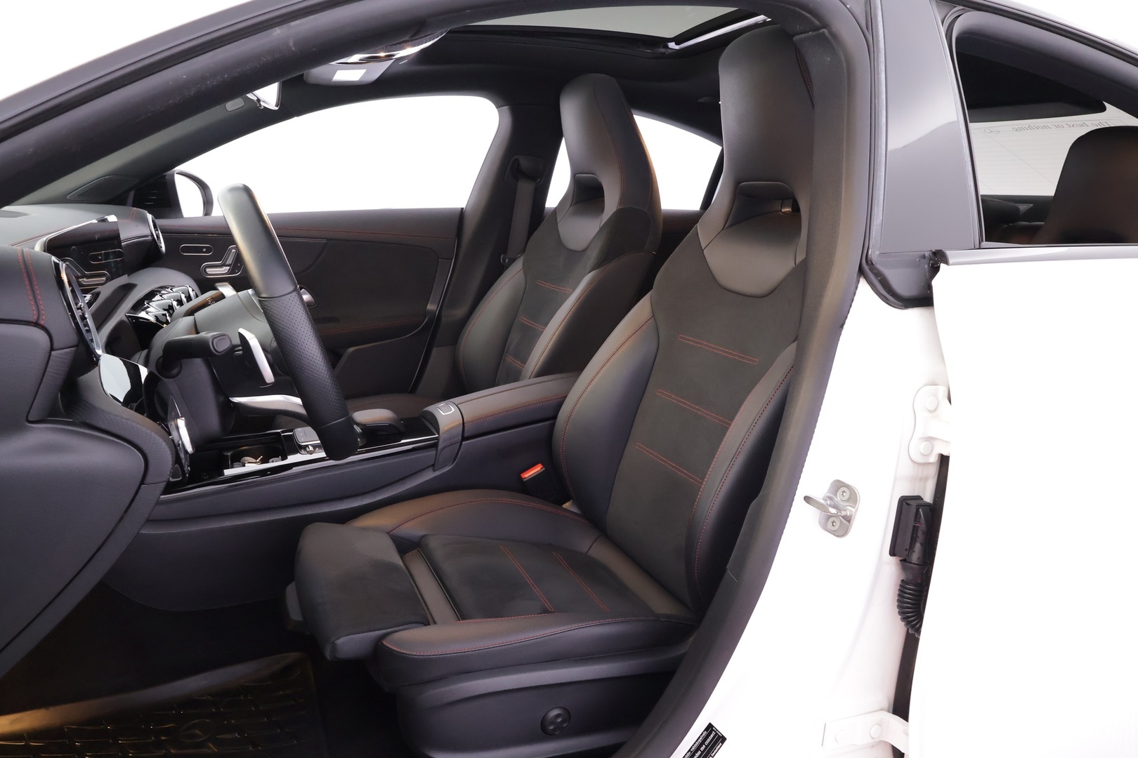 MERCEDES-BENZ CLA 2023