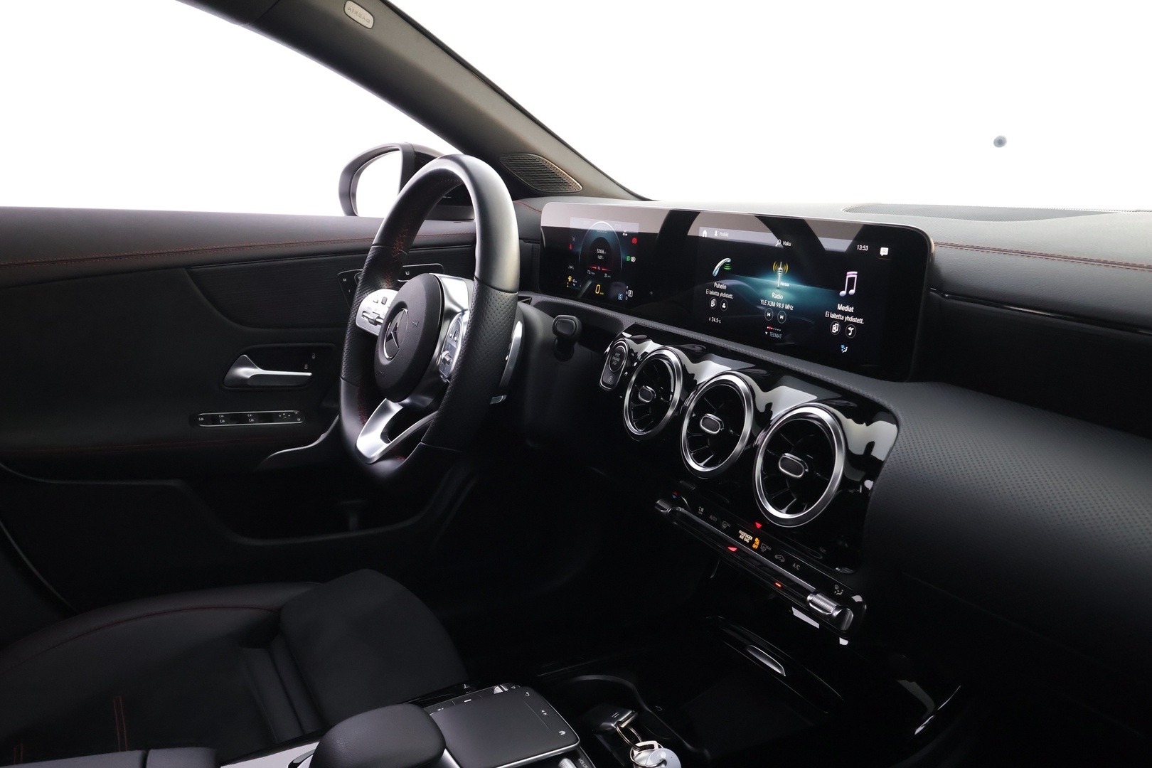 MERCEDES-BENZ CLA 2023