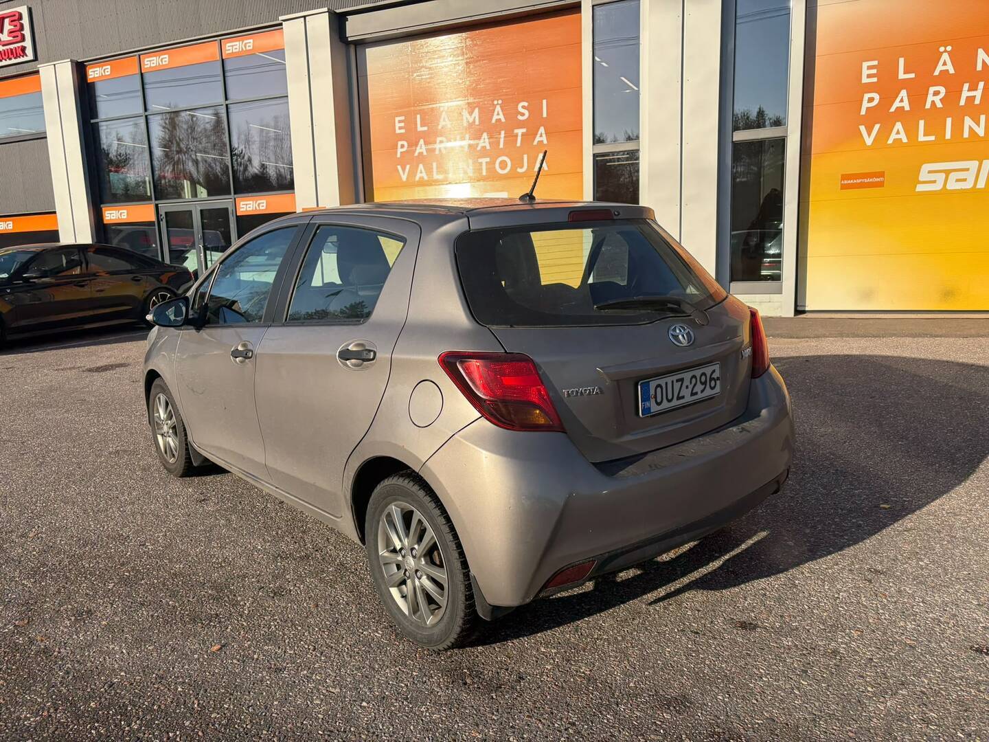TOYOTA Yaris 2015