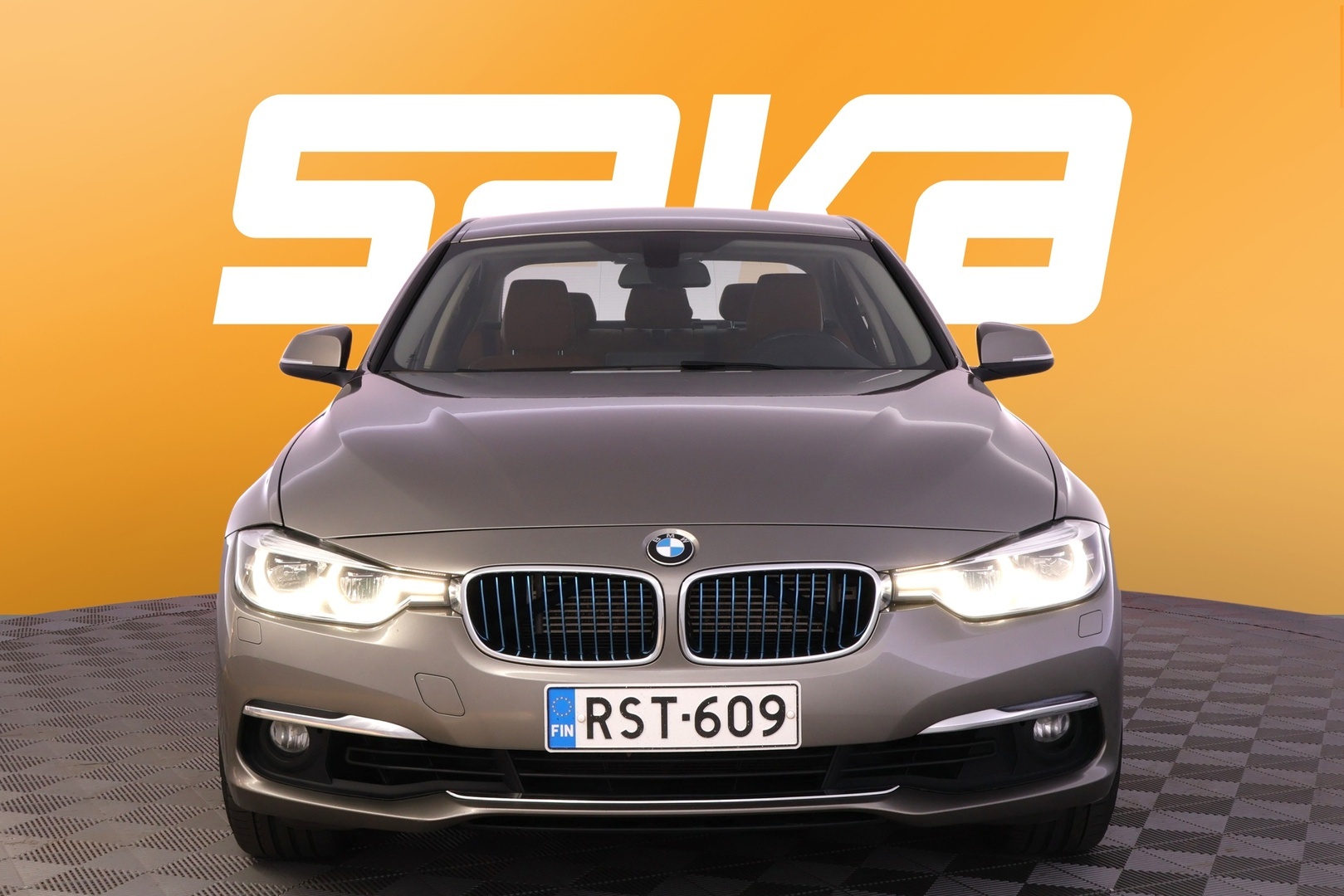 BMW 330 2017