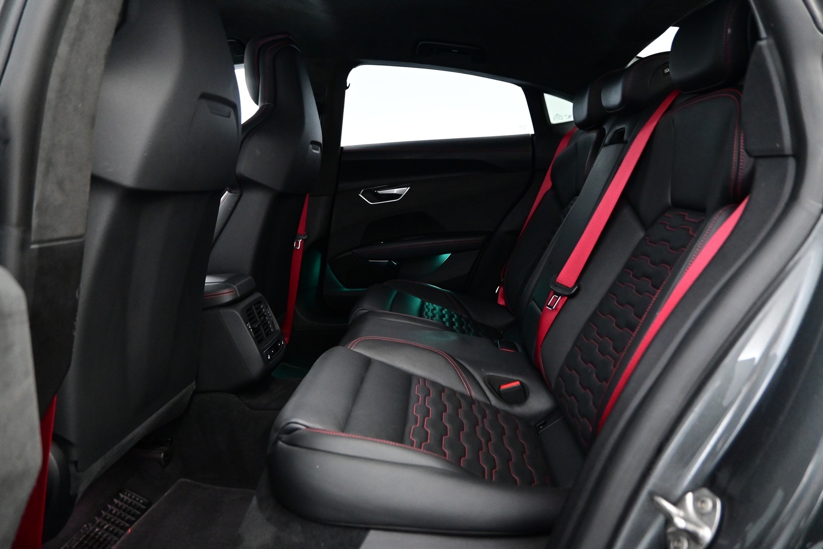 AUDI E-TRON GT RS 2021