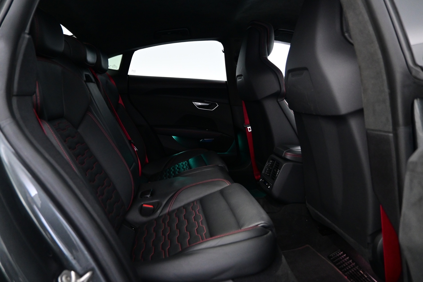 AUDI E-TRON GT RS 2021