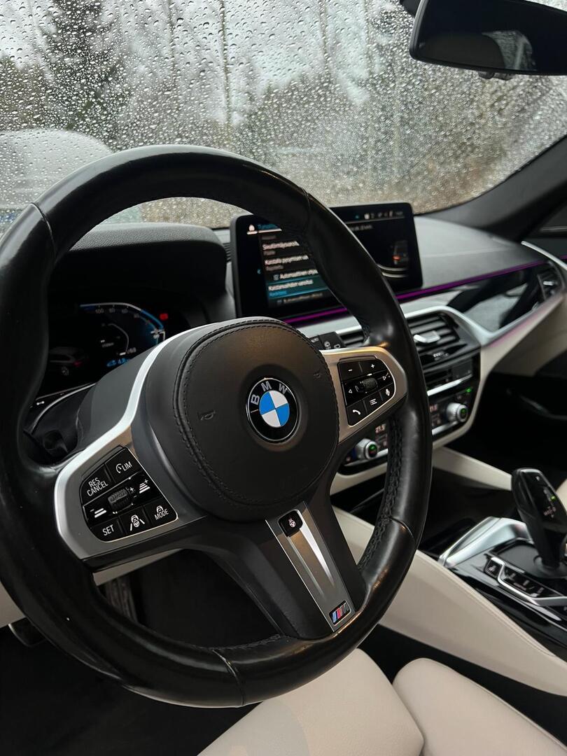 BMW 530 2021